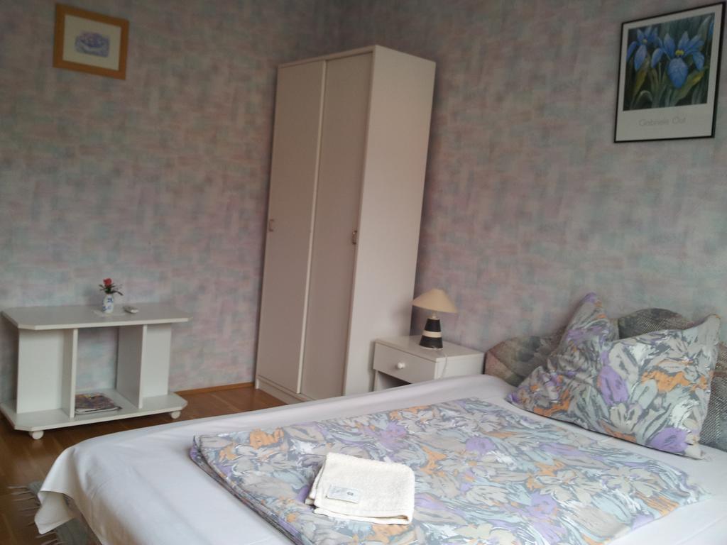Agi Panzio Obuda Bed & Breakfast Будапеща Стая снимка