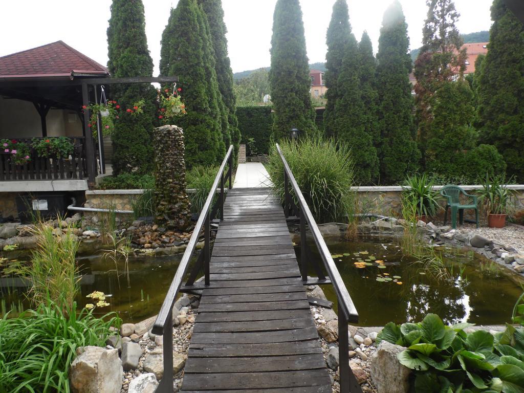 Agi Panzio Obuda Bed & Breakfast Будапеща Екстериор снимка