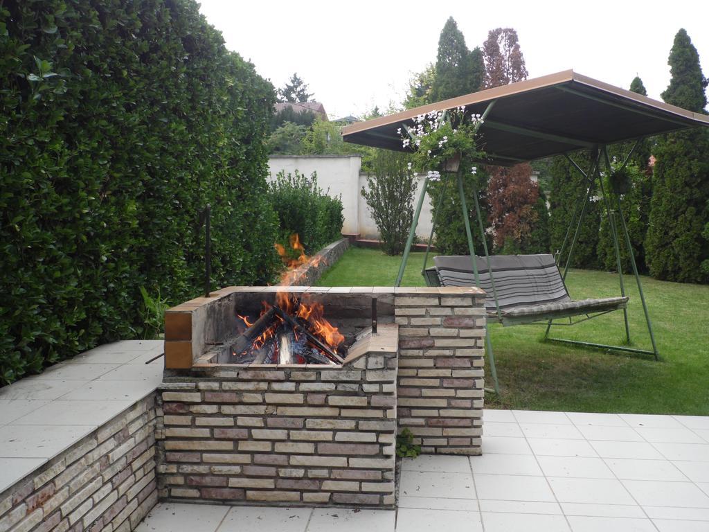 Agi Panzio Obuda Bed & Breakfast Будапеща Екстериор снимка