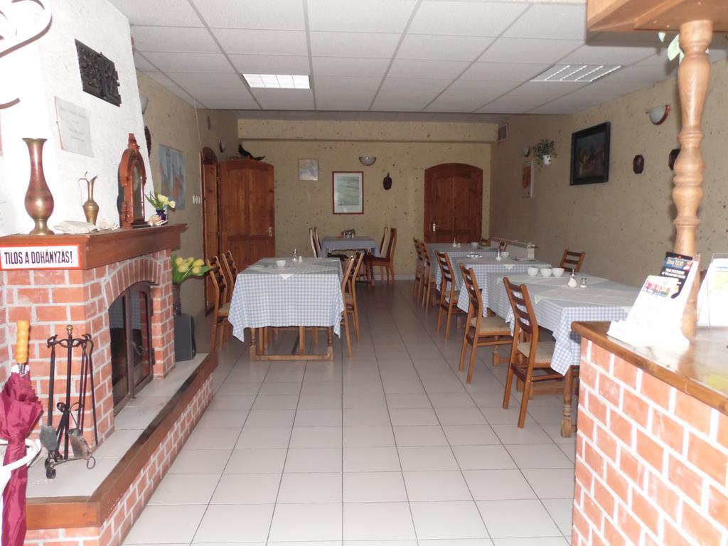 Agi Panzio Obuda Bed & Breakfast Будапеща Екстериор снимка